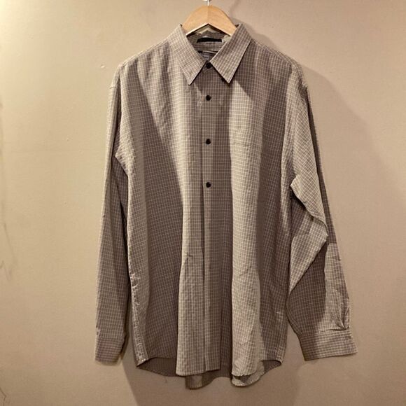 Columbia Buttondown  - Picture 1 of 5